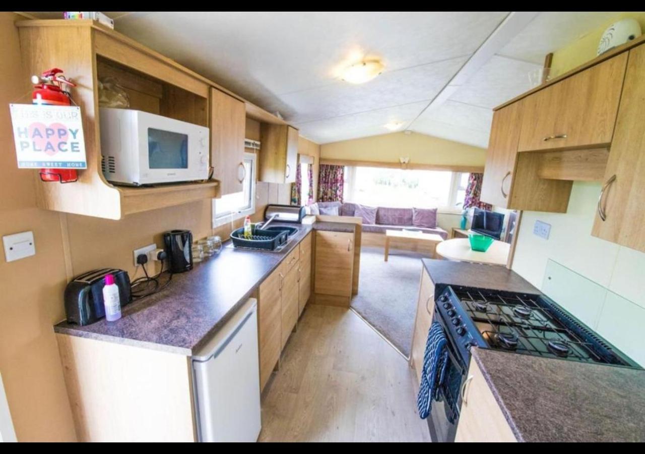 Sbl70 - Camber Sands Holiday Park - Sleeps 8 - Close Swimming Pools And Facilities - Private Parking Exterior photo